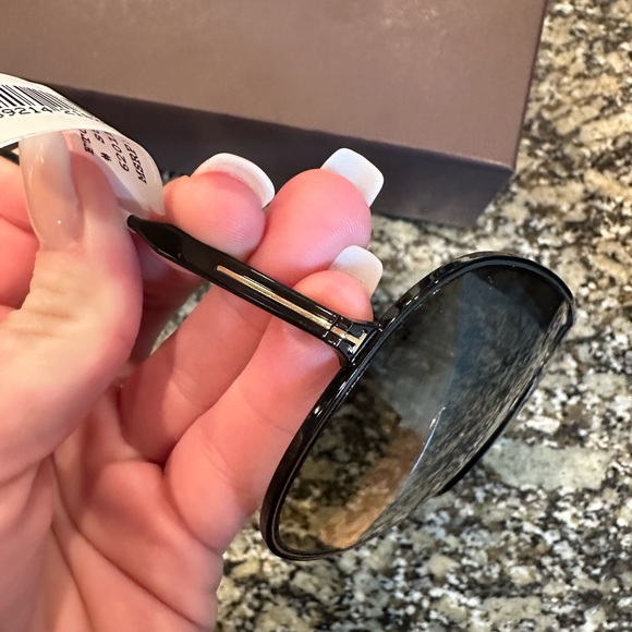 Tom ford sunglasses - Picture 3 of 3